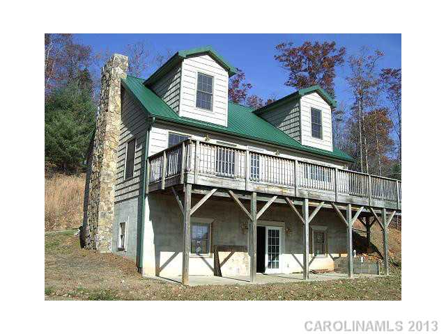 2453  Deer Run Road Purlear North Carolina 28665