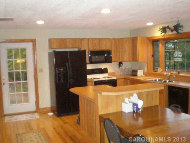 2453  Deer Run Road Purlear North Carolina 28665