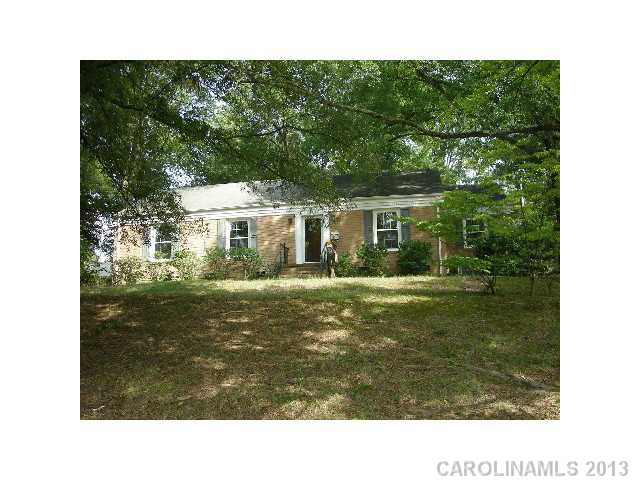 1013  Heather Lane Charlotte North Carolina 28209