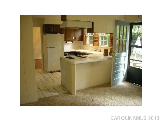 1013  Heather Lane Charlotte North Carolina 28209