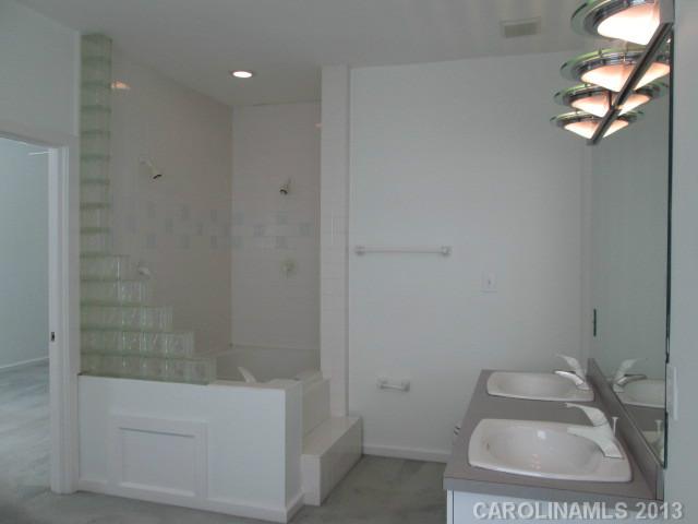 1619  Tippah Avenue Charlotte North Carolina 28205