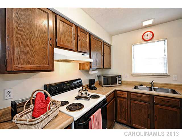 6111  Heathstone Lane Charlotte North Carolina 28210