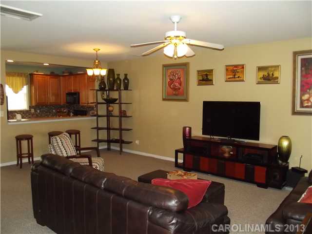 10338  Mcgoogan Lane Charlotte North Carolina 28277