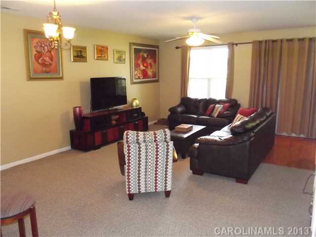 10338  Mcgoogan Lane Charlotte North Carolina 28277