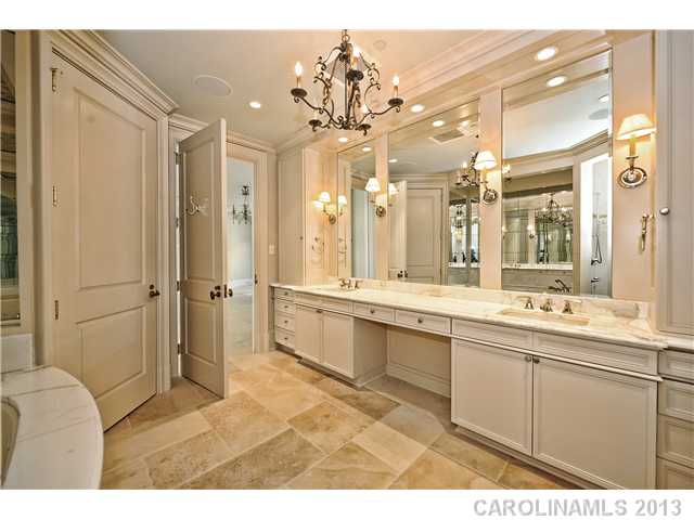 230  Tryon Street Charlotte North Carolina 28202