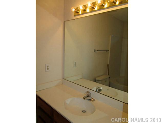 9439  Kimmel Lane Charlotte North Carolina 28216