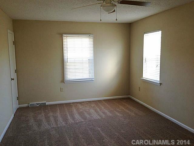 2112  Heather Glen Lane Charlotte North Carolina 28208