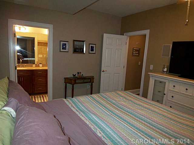 127 N Tryon Street Charlotte North Carolina 28202