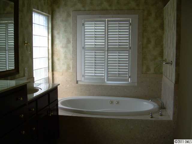 141 NW 43rd Avenue Lane Hickory North Carolina 28601
