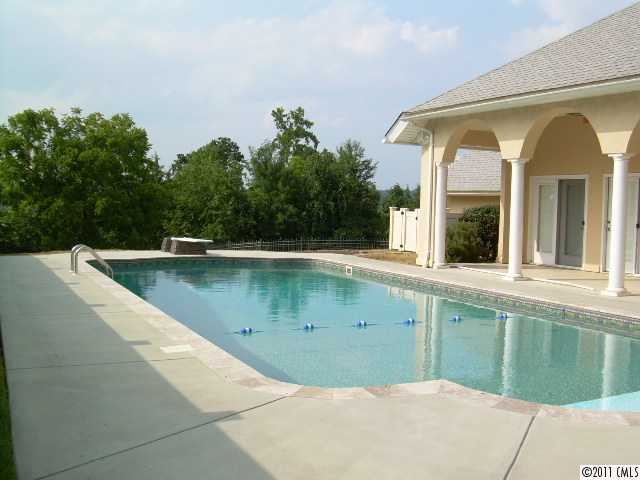 141 NW 43rd Avenue Lane Hickory North Carolina 28601