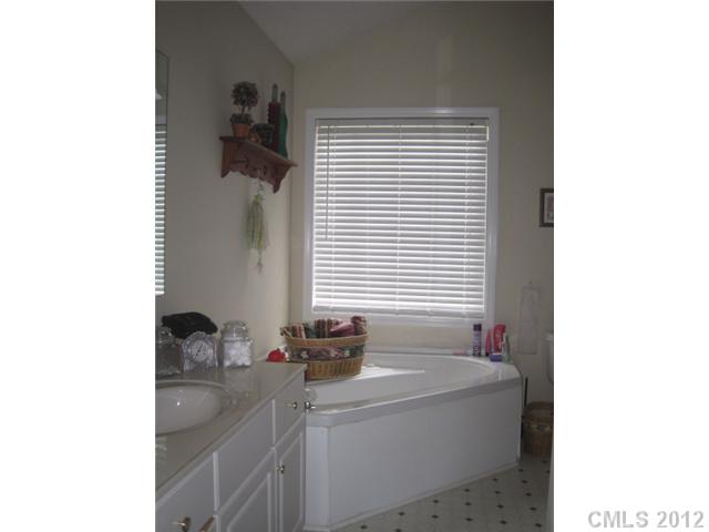 704 SE 17th Avenue Drive Hickory North Carolina 28602