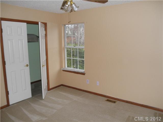 1402  Bear Mountain Road Charlotte North Carolina 28214