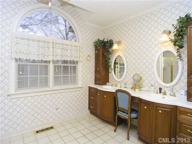 2500  Falcon Court Gastonia North Carolina 28054