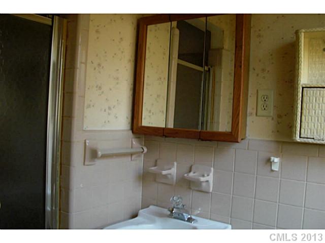 1707  Mineral Springs Road Charlotte North Carolina 28262