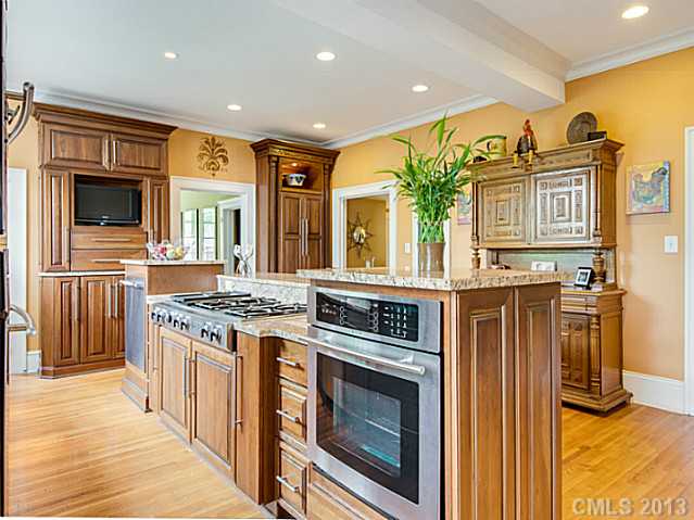 1029  Arosa Avenue Charlotte North Carolina 28203