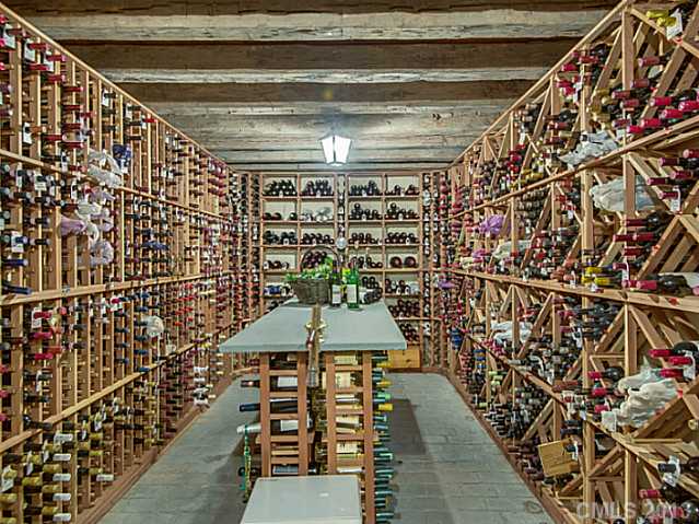 1454 W Queens Road Charlotte North Carolina 28207