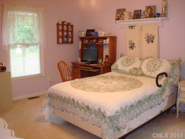 225  Laurel Creek Drive Bessemer City North Carolina 28016