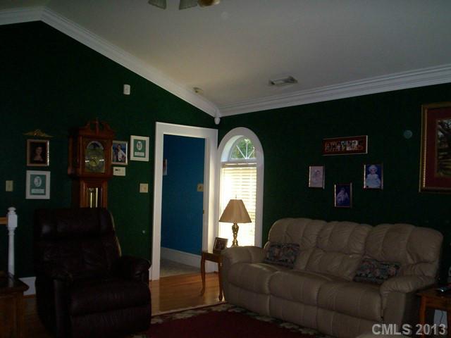 144  Lakewood Avenue Lincolnton North Carolina 28092