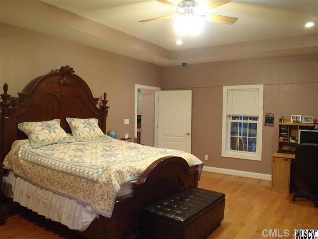 1010  Willow Creek Drive Newton North Carolina 28658