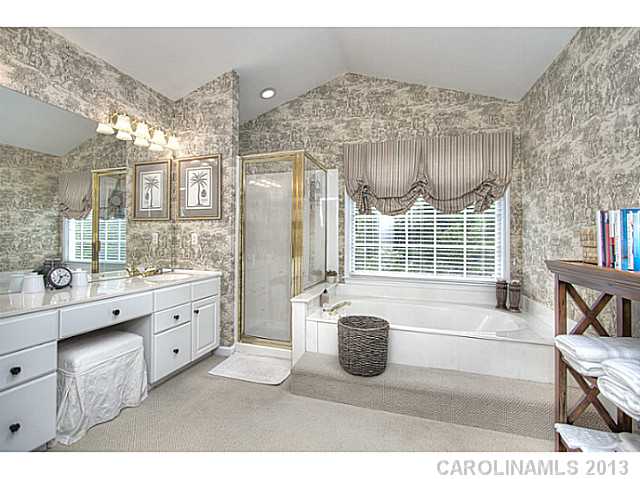 5701  Kinglet Lane Charlotte North Carolina 28269