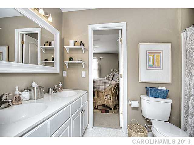 5701  Kinglet Lane Charlotte North Carolina 28269