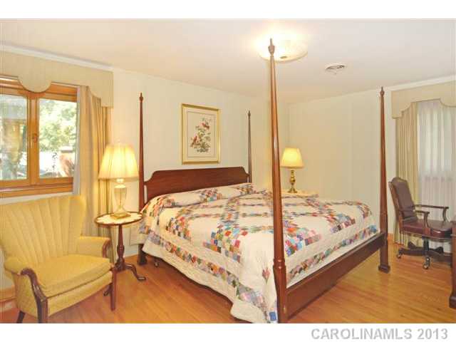 8221  Fallsdale Drive Charlotte North Carolina 28214
