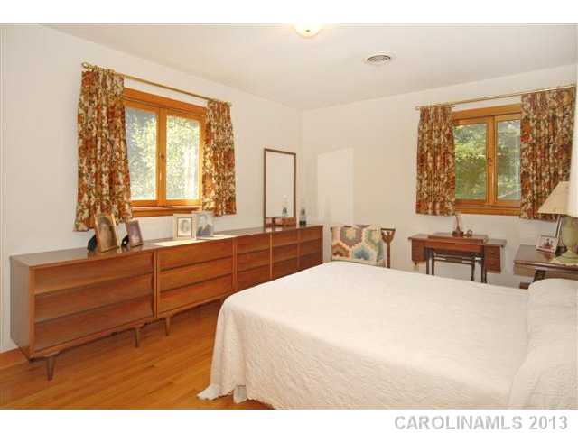 8221  Fallsdale Drive Charlotte North Carolina 28214
