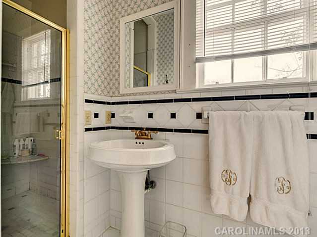 135  Cottage Place Charlotte North Carolina 28207