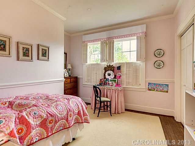 135  Cottage Place Charlotte North Carolina 28207