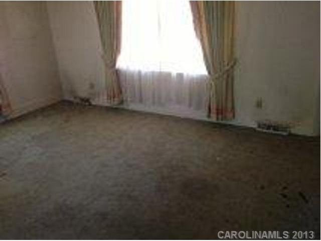 906  Bobby Lane Charlotte North Carolina 28211