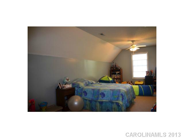 1932  Bakers Glade Lane Hickory North Carolina 28602