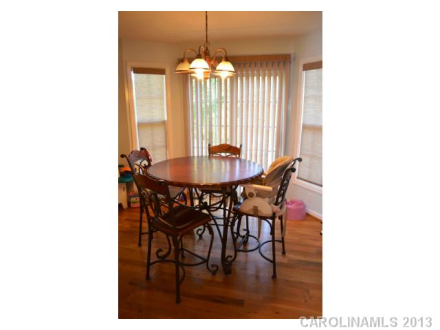 1932  Bakers Glade Lane Hickory North Carolina 28602