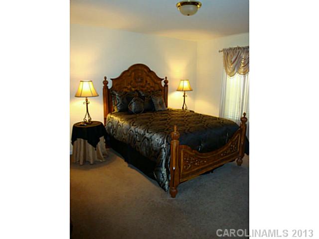 3805  Oakwood Road Charlotte North Carolina 28269