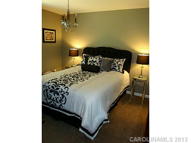 3805  Oakwood Road Charlotte North Carolina 28269