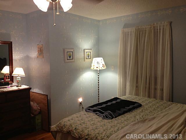 1014  Old Dallas Road Dallas North Carolina 28034