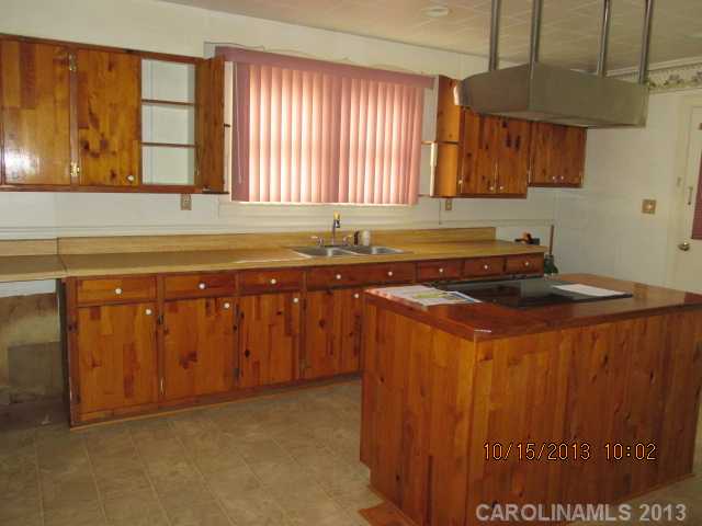 1037  Long Shoals Road Lincolnton North Carolina 28092