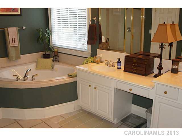 9811  Linksland Drive Huntersville North Carolina 28078