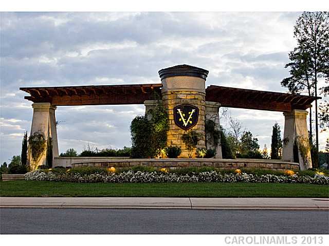 8824  Artesa Mill Lane Charlotte North Carolina 28214