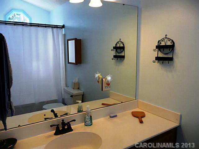 8300  Holbrook Square Court Charlotte North Carolina 28216