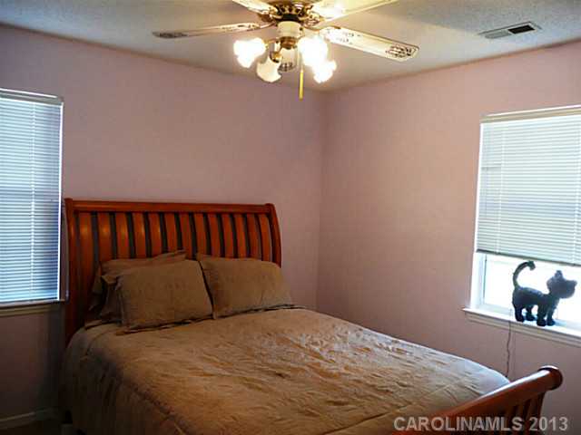 8300  Holbrook Square Court Charlotte North Carolina 28216