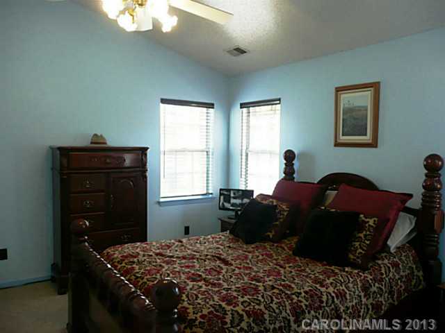 8300  Holbrook Square Court Charlotte North Carolina 28216