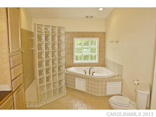 7689  Sail Pointe Drive Sherrills Ford North Carolina 28673