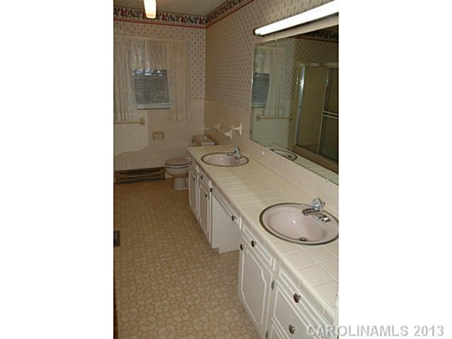 1064  Shoal Road Lincolnton North Carolina 28092