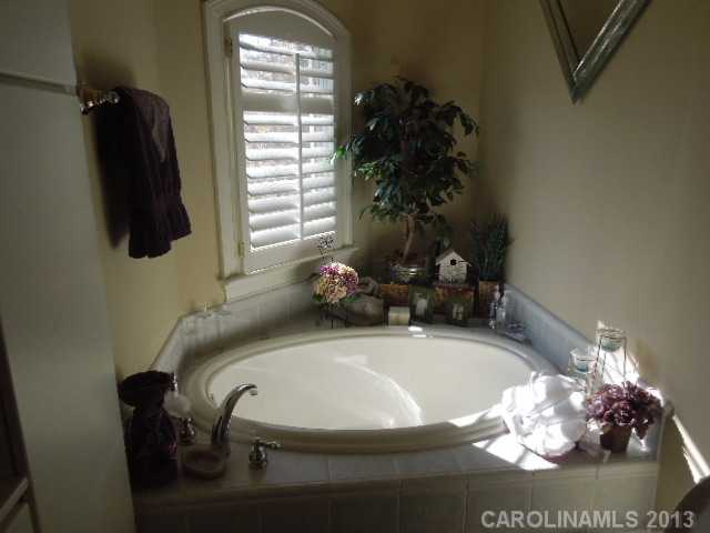 8645  Getalong Road Charlotte North Carolina 28213