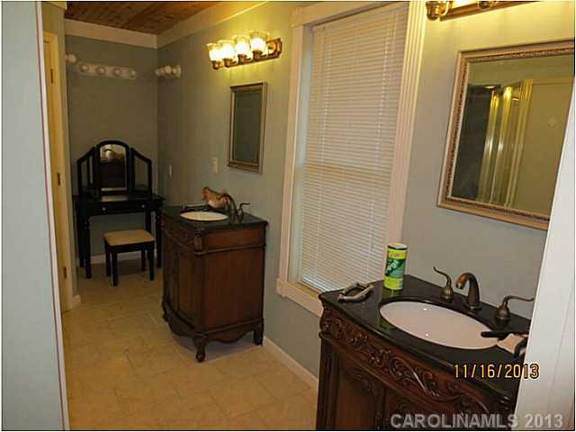 2638  Hunters Ridge Drive Vale North Carolina 28168