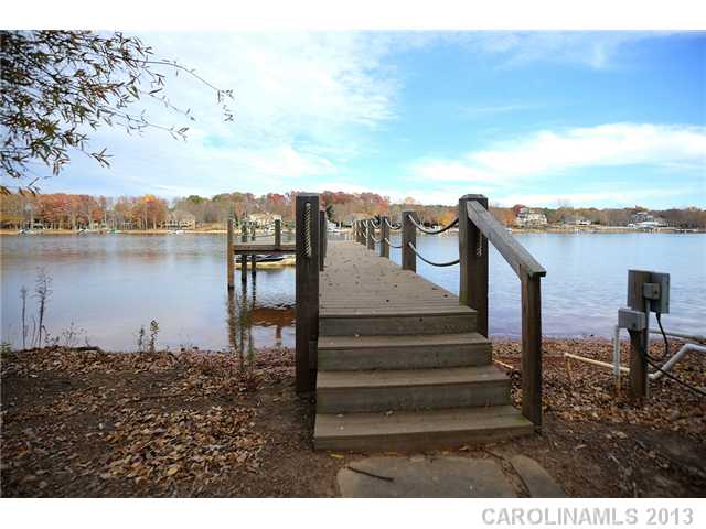 127  S Longfellow Lane Mooresville North Carolina 28117