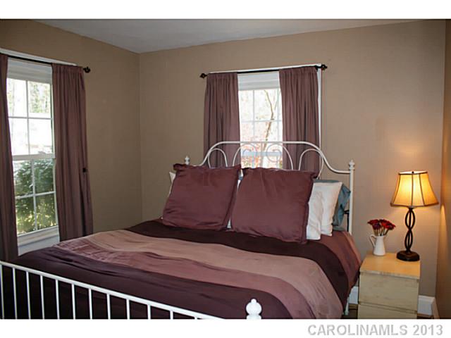 1209  Jones Street Gastonia North Carolina 28052