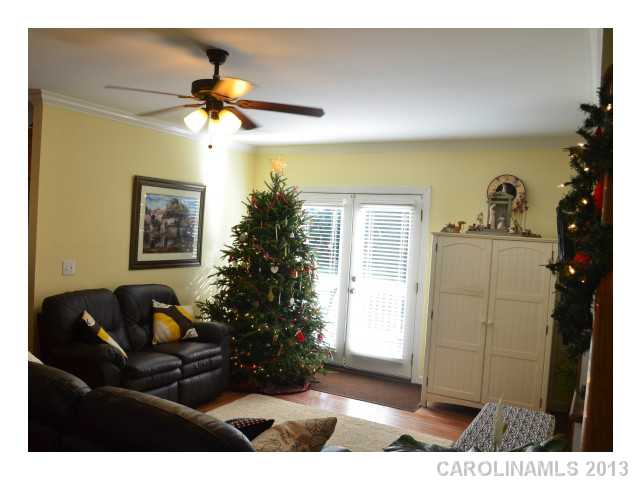104  Villa Lane Davidson North Carolina 28036