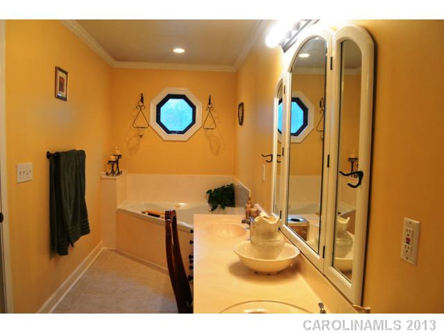 104  Villa Lane Davidson North Carolina 28036