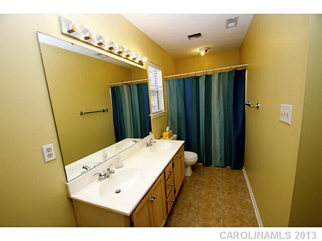 736  Foxborough Road Charlotte North Carolina 28213